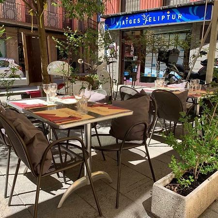 Hostal Del Ripolles Εξωτερικό φωτογραφία