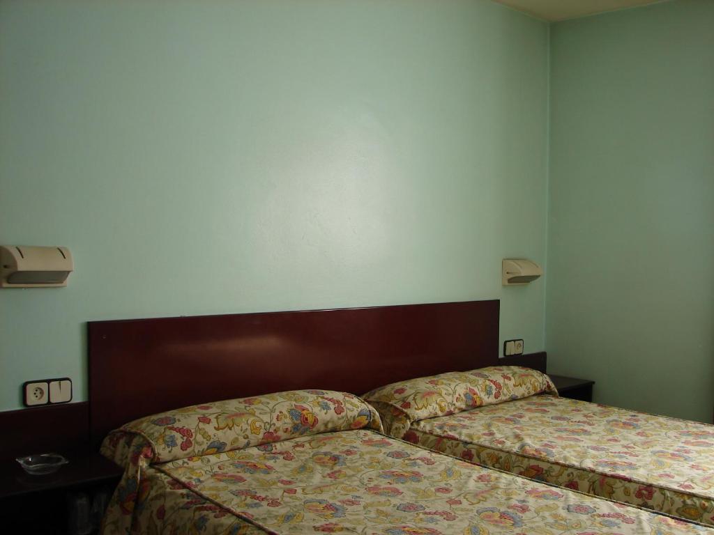 Hostal Del Ripolles Δωμάτιο φωτογραφία