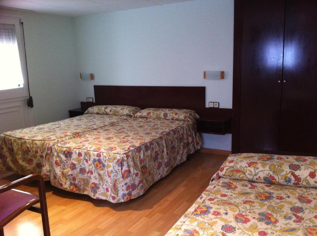 Hostal Del Ripolles Δωμάτιο φωτογραφία