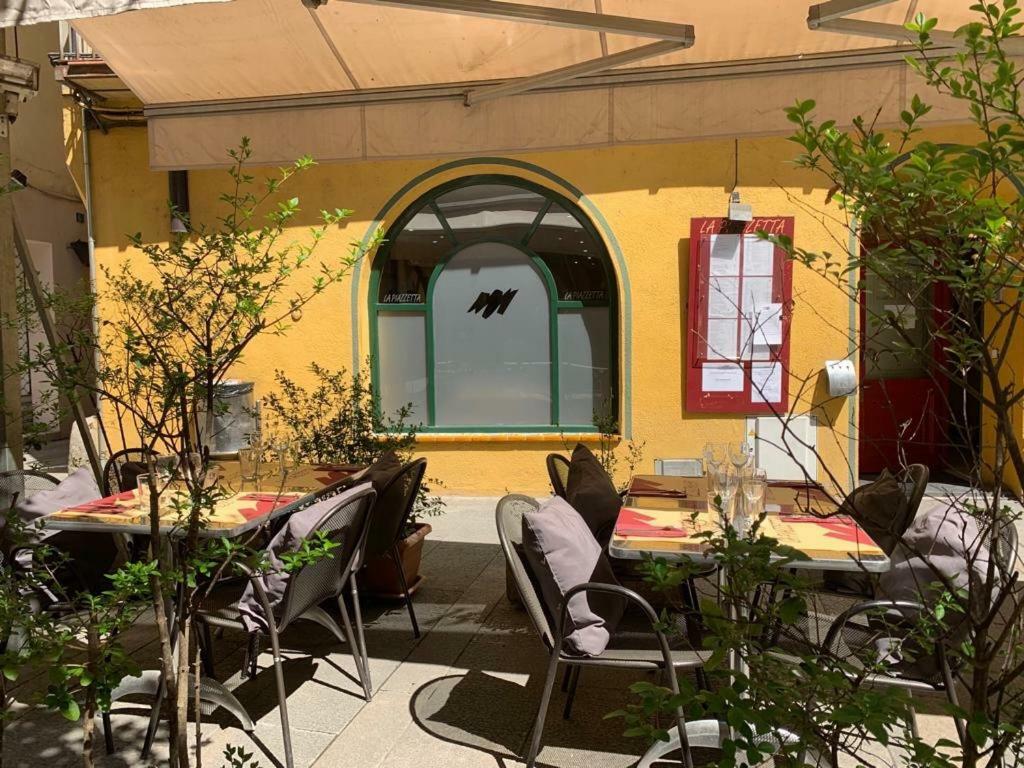 Hostal Del Ripolles Εξωτερικό φωτογραφία