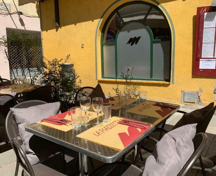 Hostal Del Ripolles Εξωτερικό φωτογραφία